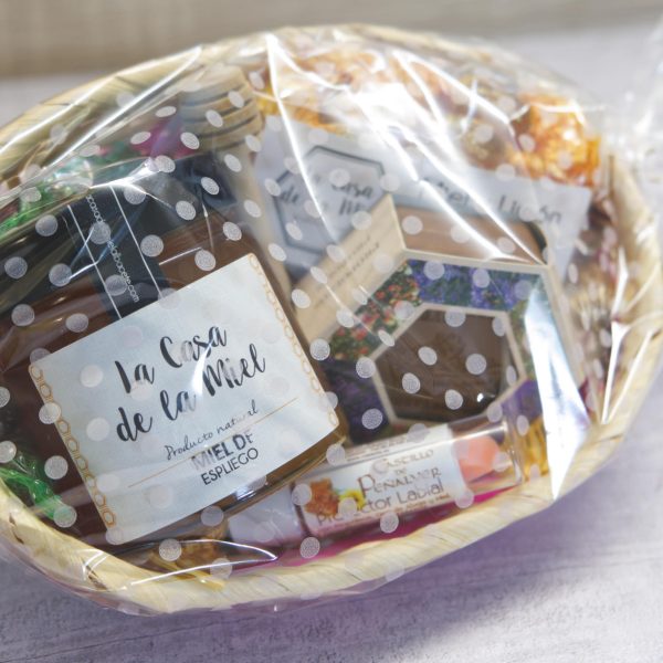 Cesta regalo azahar de cerca